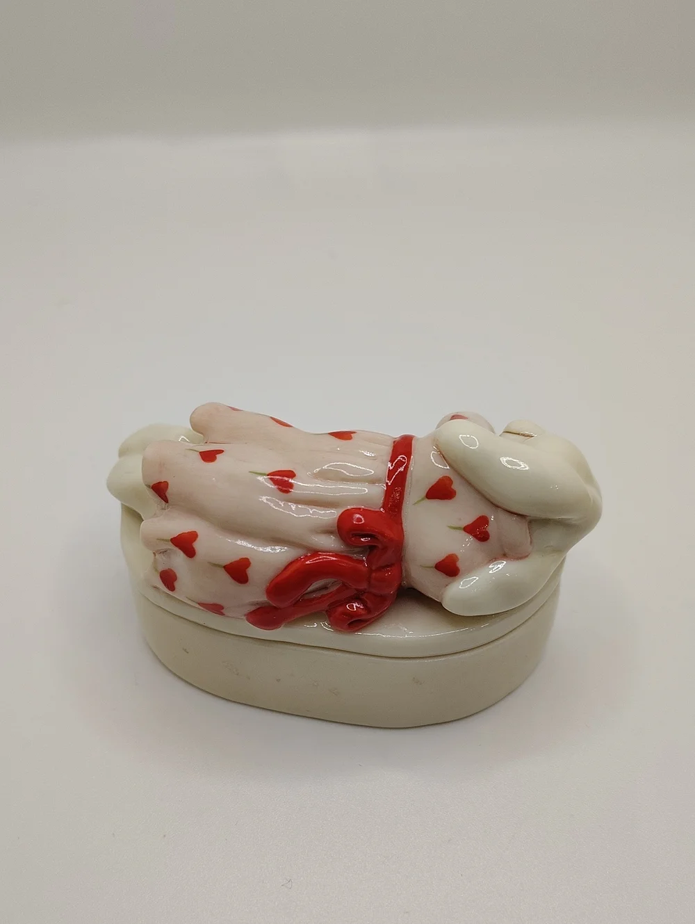 Paris Bottman Ceramic Bunny Trinket Box in Cream and Red Hearts
